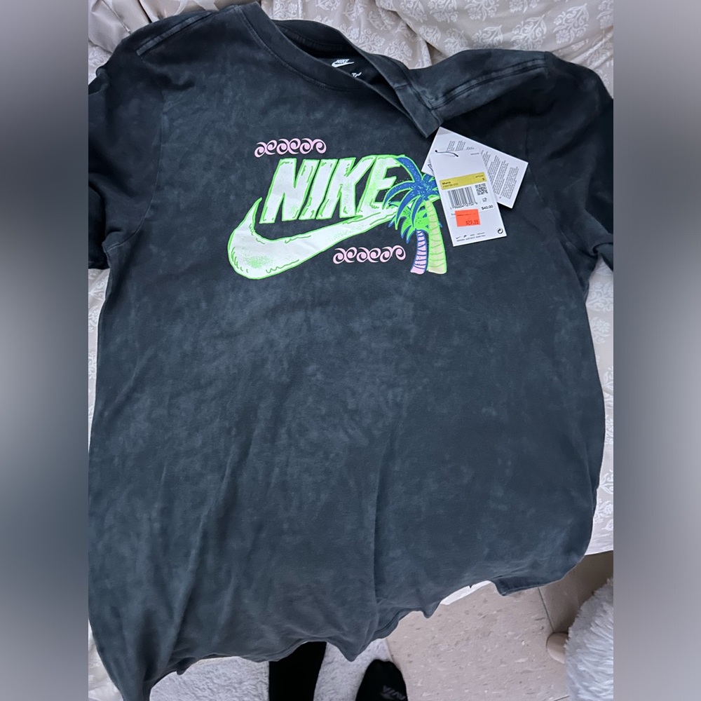 Nike tee